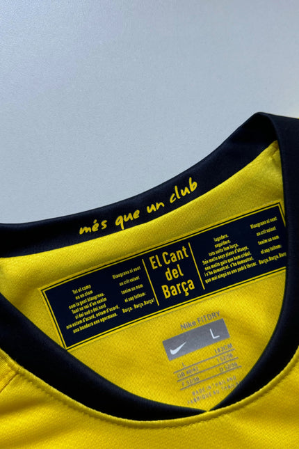 RETRO BARCELONA 2009/10 – RONALDINHO “I AM FAVELA”