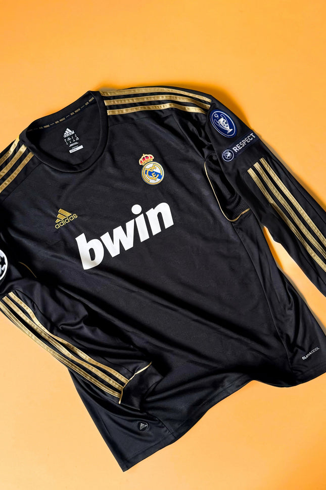 REAL MADRID 2011/12 – “GOKU DRAGON” RONALDO #7 (RÉTRO NOIR MANCHES LONGUES)