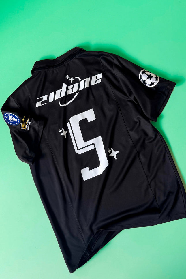 REAL MADRID 2002/03 – ZINEDINE ZIDANE #5 “STELLAR RETRO EDITION”