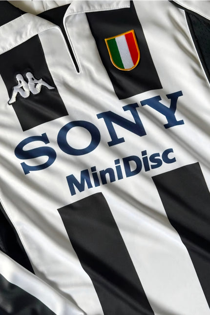 JUVENTUS 1998 – RETRO LONG SLEEVE ZINEDINE ZIDANE #21